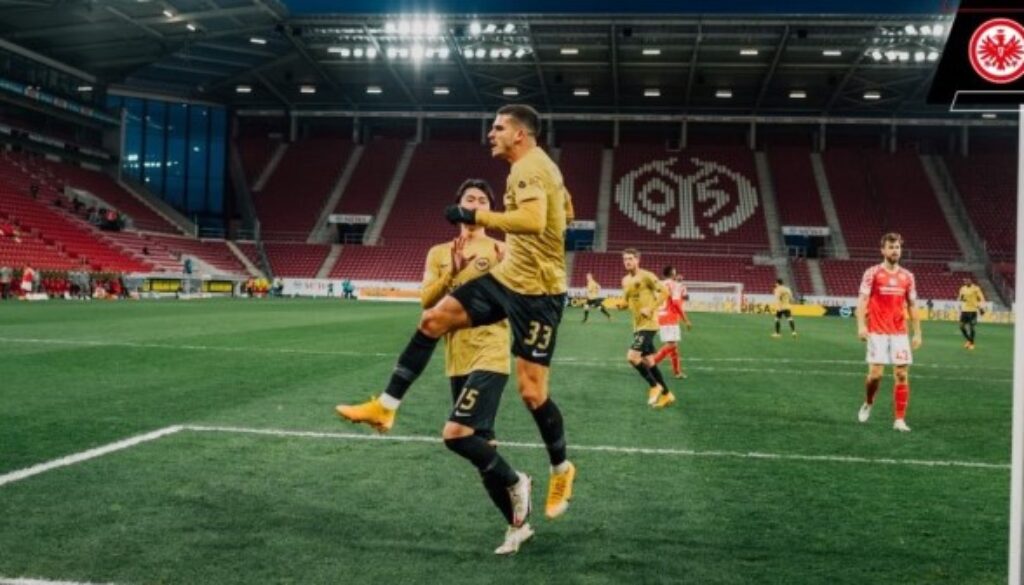 Айнтрахт Франкфурт победи с 2:0 Майнц 05 bet365