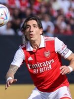Ектор Белерин може неочаквано да се завърне в Барселона bet365